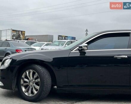 Черный Крайслер 300, объемом двигателя 3.6 л и пробегом 72 тыс. км за 12730 $, фото 14 на Automoto.ua