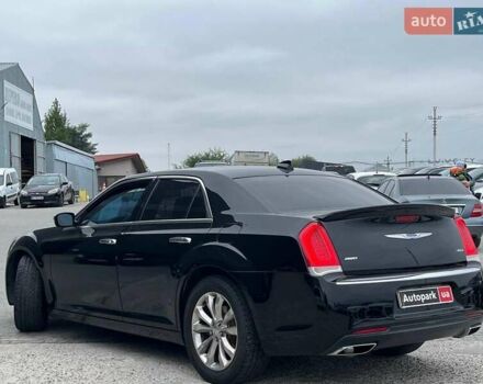 Черный Крайслер 300, объемом двигателя 3.6 л и пробегом 72 тыс. км за 12730 $, фото 11 на Automoto.ua