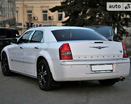 Крайслер 300, об'ємом двигуна 2.7 л та пробігом 156 тис. км за 9600 $, фото 3 на Automoto.ua