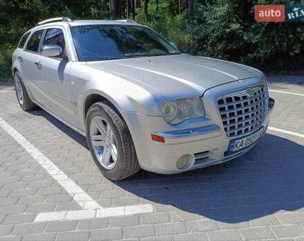 Крайслер 300, объемом двигателя 3.52 л и пробегом 300 тыс. км за 7800 $, фото 1 на Automoto.ua