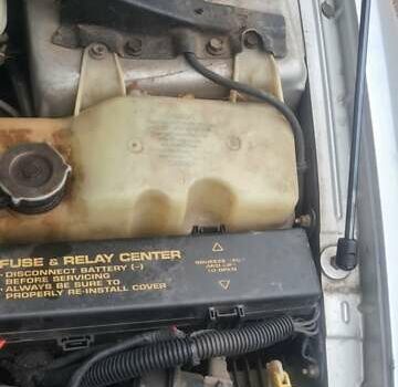 Серый Крайслер 300, объемом двигателя 2.7 л и пробегом 358 тыс. км за 2300 $, фото 15 на Automoto.ua