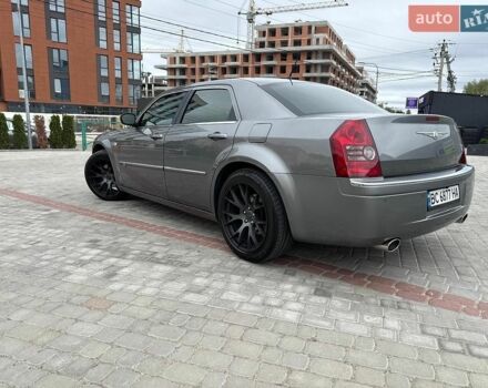 Серый Крайслер 300, объемом двигателя 3.52 л и пробегом 247 тыс. км за 11700 $, фото 27 на Automoto.ua