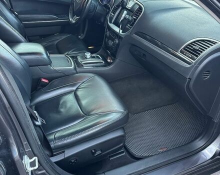 Сірий Крайслер 300, об'ємом двигуна 3.6 л та пробігом 165 тис. км за 12990 $, фото 12 на Automoto.ua
