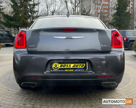 Сірий Крайслер 300, об'ємом двигуна 3.6 л та пробігом 161 тис. км за 15200 $, фото 5 на Automoto.ua