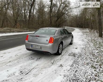 Серый Крайслер 300, объемом двигателя 3.6 л и пробегом 120 тыс. км за 17800 $, фото 74 на Automoto.ua