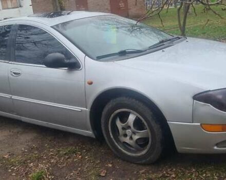 Серый Крайслер 300, объемом двигателя 2.7 л и пробегом 358 тыс. км за 2300 $, фото 1 на Automoto.ua