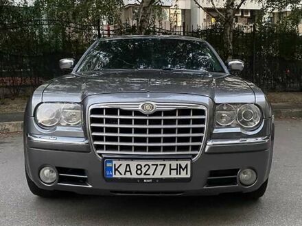 Крайслер 300 2008 у Києві на Automoto.ua Сірий Крайслер 300, об'ємом двигуна 2.74 л та пробігом 258 тис. км за 7000 $, фото 1 на Automoto.ua