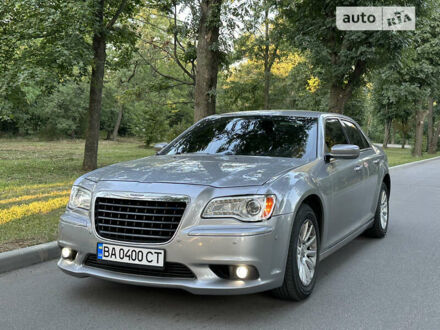 Крайслер 300 2013 у Кропивницькому (Кіровограді) на Automoto.ua Сірий Крайслер 300, об'ємом двигуна 3.6 л та пробігом 155 тис. км за 15599 $, фото 1 на Automoto.ua