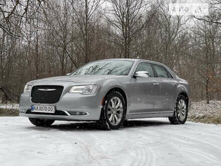 Крайслер 300 2018 у Києві на Automoto.ua Сірий Крайслер 300, об'ємом двигуна 3.6 л та пробігом 120 тис. км за 17800 $, фото 1 на Automoto.ua