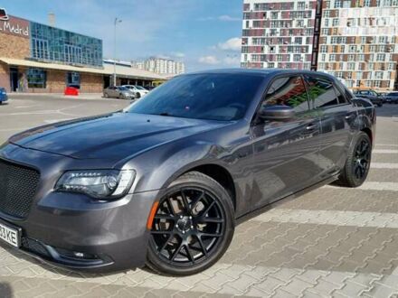 Крайслер 300 2019 у Києві на Automoto.ua Сірий Крайслер 300, об'ємом двигуна 3.6 л та пробігом 97 тис. км за 20500 $, фото 1 на Automoto.ua