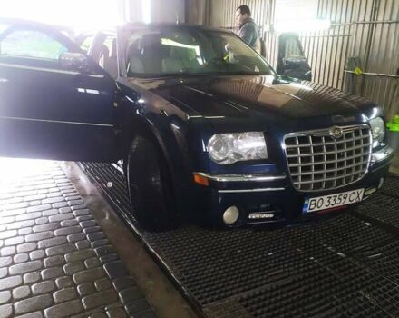 Синий Крайслер 300, объемом двигателя 3 л и пробегом 250 тыс. км за 8500 $, фото 1 на Automoto.ua