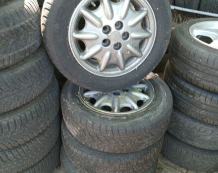 Зеленый Крайслер Циррус, объемом двигателя 2.5 л и пробегом 300 тыс. км за 2744 $, фото 5 на Automoto.ua