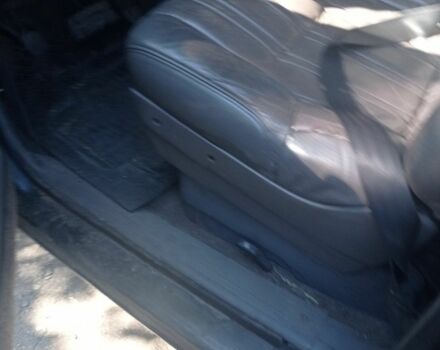 Черный Крайслер Другая, объемом двигателя 3.3 л и пробегом 350 тыс. км за 3004 $, фото 5 на Automoto.ua