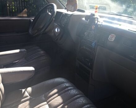 Черный Крайслер Другая, объемом двигателя 3.3 л и пробегом 350 тыс. км за 3004 $, фото 2 на Automoto.ua