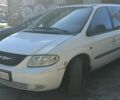 Білий Крайслер Grand Voyager, об'ємом двигуна 2.4 л та пробігом 400 тис. км за 5693 $, фото 1 на Automoto.ua