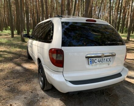 Белый Крайслер Гранд Вояджер, объемом двигателя 2.8 л и пробегом 340 тыс. км за 63000 $, фото 5 на Automoto.ua