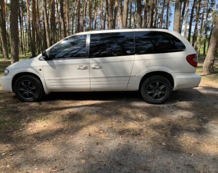 Белый Крайслер Гранд Вояджер, объемом двигателя 2.8 л и пробегом 340 тыс. км за 63000 $, фото 7 на Automoto.ua