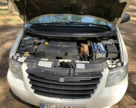 Белый Крайслер Гранд Вояджер, объемом двигателя 2.8 л и пробегом 340 тыс. км за 63000 $, фото 23 на Automoto.ua