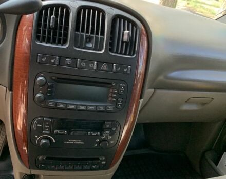 Белый Крайслер Гранд Вояджер, объемом двигателя 2.8 л и пробегом 340 тыс. км за 63000 $, фото 19 на Automoto.ua