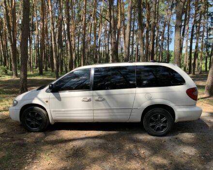 Белый Крайслер Гранд Вояджер, объемом двигателя 2.8 л и пробегом 340 тыс. км за 63000 $, фото 4 на Automoto.ua