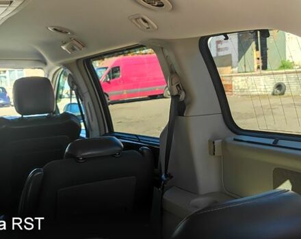 Белый Крайслер Гранд Вояджер, объемом двигателя 2.8 л и пробегом 250 тыс. км за 12350 $, фото 10 на Automoto.ua