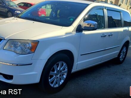 Крайслер Grand Voyager 2010 у Києві на Automoto.ua Білий Крайслер Grand Voyager, об'ємом двигуна 2.8 л та пробігом 250 тис. км за 12350 $, фото 1 на Automoto.ua