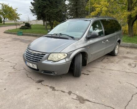 Бежевый Крайслер Гранд Вояджер, объемом двигателя 0 л и пробегом 324 тыс. км за 2500 $, фото 1 на Automoto.ua