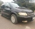 Чорний Крайслер Grand Voyager, об'ємом двигуна 2.5 л та пробігом 300 тис. км за 5500 $, фото 1 на Automoto.ua