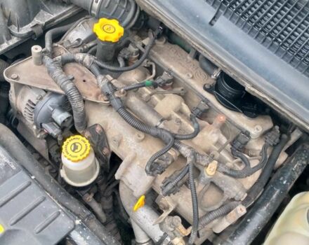 Черный Крайслер Гранд Вояджер, объемом двигателя 2.5 л и пробегом 276 тыс. км за 1593 $, фото 4 на Automoto.ua