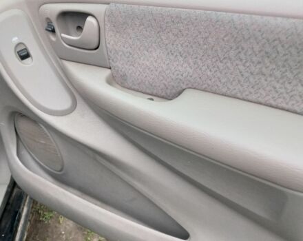 Черный Крайслер Гранд Вояджер, объемом двигателя 2.5 л и пробегом 276 тыс. км за 1593 $, фото 18 на Automoto.ua