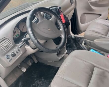 Черный Крайслер Гранд Вояджер, объемом двигателя 2.5 л и пробегом 276 тыс. км за 1593 $, фото 16 на Automoto.ua