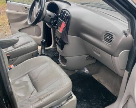 Черный Крайслер Гранд Вояджер, объемом двигателя 2.5 л и пробегом 276 тыс. км за 1593 $, фото 15 на Automoto.ua