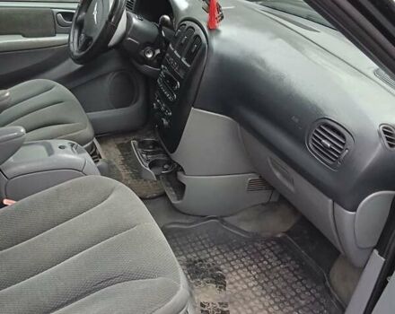 Черный Крайслер Гранд Вояджер, объемом двигателя 2.78 л и пробегом 326 тыс. км за 5000 $, фото 5 на Automoto.ua