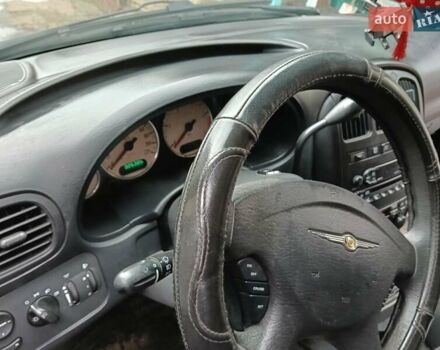 Черный Крайслер Гранд Вояджер, объемом двигателя 2.78 л и пробегом 326 тыс. км за 5000 $, фото 10 на Automoto.ua