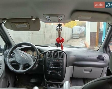 Черный Крайслер Гранд Вояджер, объемом двигателя 2.78 л и пробегом 326 тыс. км за 5000 $, фото 7 на Automoto.ua