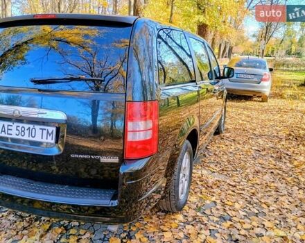 Чорний Крайслер Grand Voyager, об'ємом двигуна 2.78 л та пробігом 300 тис. км за 9100 $, фото 3 на Automoto.ua