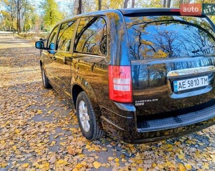 Чорний Крайслер Grand Voyager, об'ємом двигуна 2.78 л та пробігом 300 тис. км за 9100 $, фото 4 на Automoto.ua