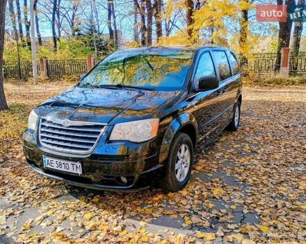 Чорний Крайслер Grand Voyager, об'ємом двигуна 2.78 л та пробігом 300 тис. км за 9100 $, фото 2 на Automoto.ua
