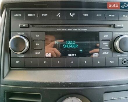 Чорний Крайслер Grand Voyager, об'ємом двигуна 2.78 л та пробігом 300 тис. км за 9100 $, фото 16 на Automoto.ua