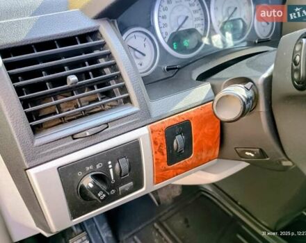 Чорний Крайслер Grand Voyager, об'ємом двигуна 2.78 л та пробігом 300 тис. км за 9100 $, фото 9 на Automoto.ua