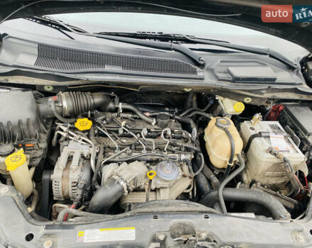 Черный Крайслер Гранд Вояджер, объемом двигателя 2.78 л и пробегом 415 тыс. км за 11700 $, фото 14 на Automoto.ua