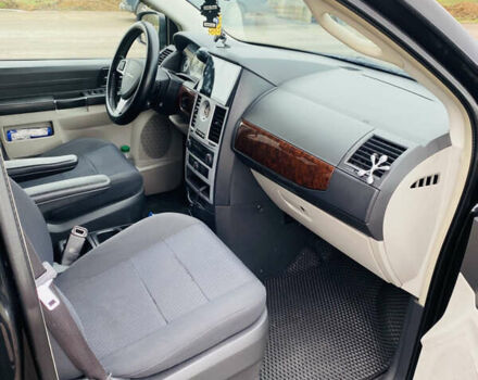 Черный Крайслер Гранд Вояджер, объемом двигателя 2.78 л и пробегом 415 тыс. км за 11700 $, фото 9 на Automoto.ua