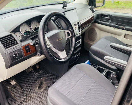 Черный Крайслер Гранд Вояджер, объемом двигателя 2.78 л и пробегом 415 тыс. км за 11700 $, фото 7 на Automoto.ua