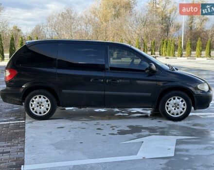 Черный Крайслер Гранд Вояджер, объемом двигателя 2.5 л и пробегом 320 тыс. км за 2999 $, фото 5 на Automoto.ua