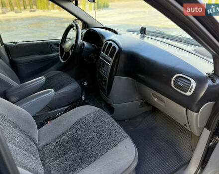 Черный Крайслер Гранд Вояджер, объемом двигателя 2.5 л и пробегом 320 тыс. км за 2999 $, фото 8 на Automoto.ua