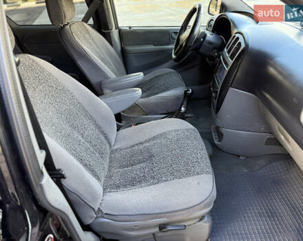 Черный Крайслер Гранд Вояджер, объемом двигателя 2.5 л и пробегом 320 тыс. км за 2999 $, фото 14 на Automoto.ua