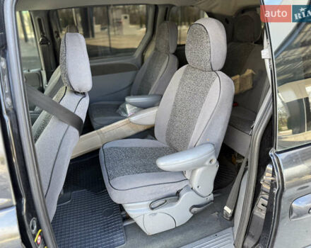 Черный Крайслер Гранд Вояджер, объемом двигателя 2.5 л и пробегом 320 тыс. км за 2999 $, фото 16 на Automoto.ua