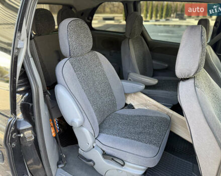 Черный Крайслер Гранд Вояджер, объемом двигателя 2.5 л и пробегом 320 тыс. км за 2999 $, фото 17 на Automoto.ua