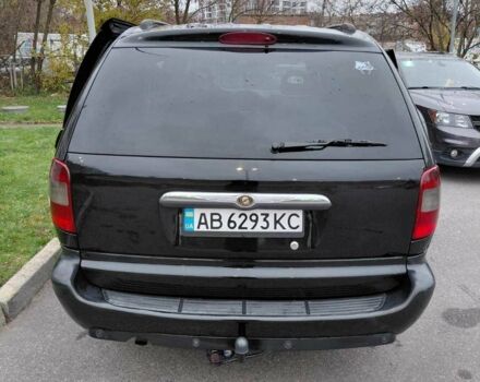 Черный Крайслер Гранд Вояджер, объемом двигателя 2.8 л и пробегом 334 тыс. км за 6000 $, фото 4 на Automoto.ua