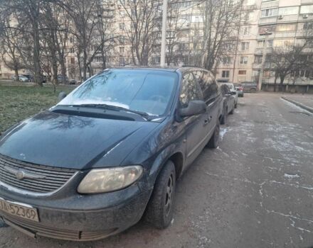 Черный Крайслер Гранд Вояджер, объемом двигателя 2.5 л и пробегом 330 тыс. км за 2000 $, фото 1 на Automoto.ua